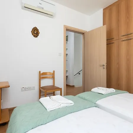 Kalliopi * Paralimni