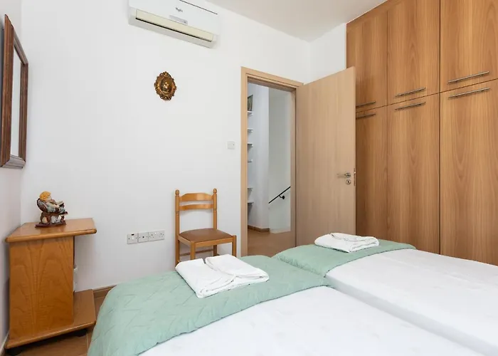 Kalliopi * Paralimni